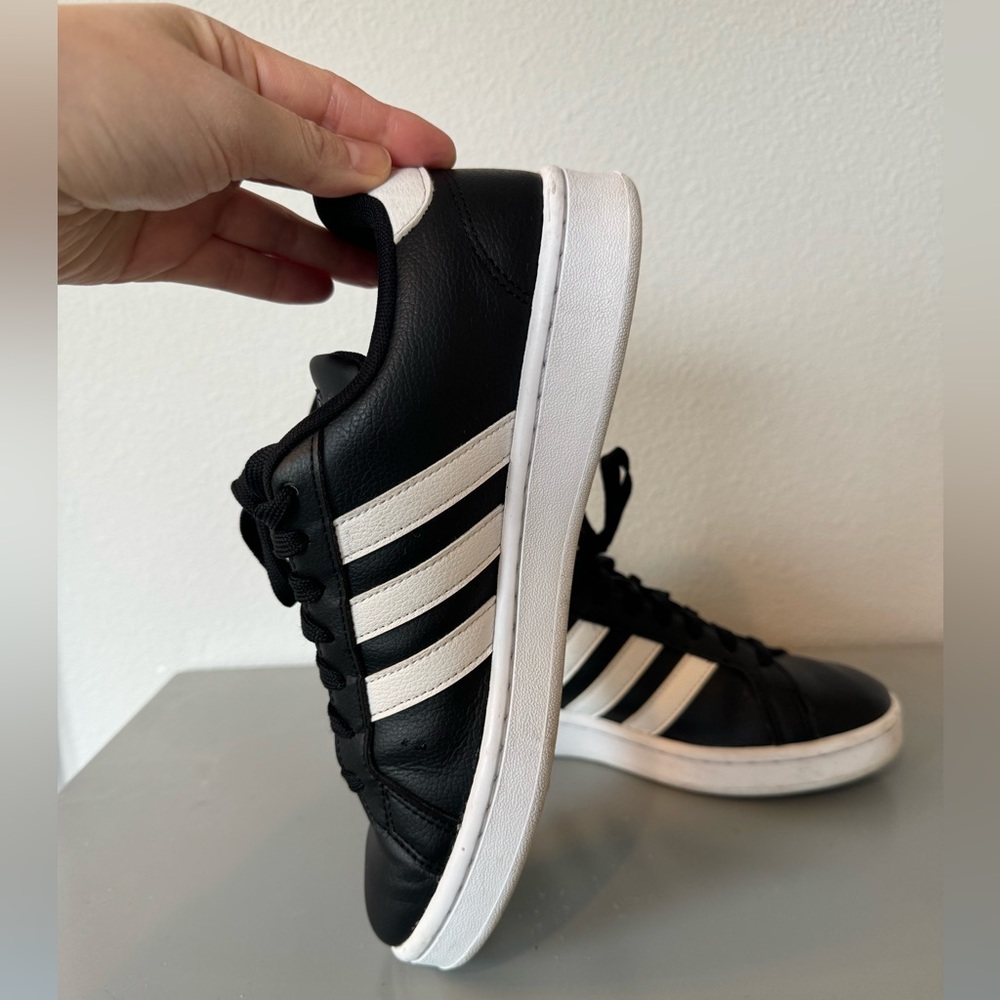 Adidas women’s size 8.5 black pleather grand court 2.0 sneakers
